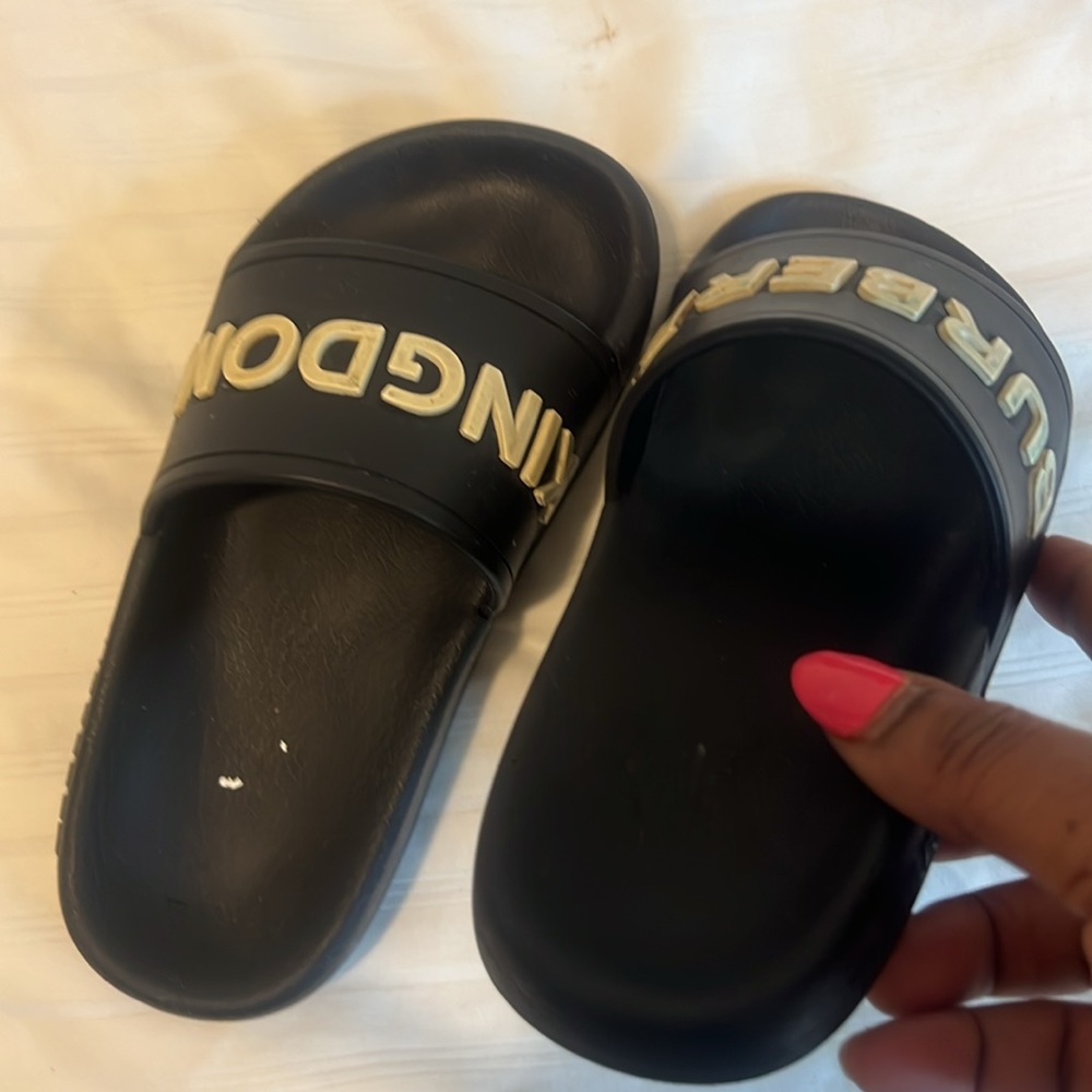 Burberry Black Slides with Bold Lettering - Picture 4 of 4